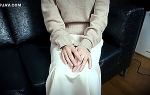 Secret meeting/married woman a shy wife who is a national treasure. the only person she has