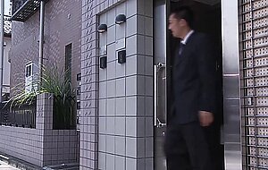 Roe-138 a married woman who has both adult sex appeal and cuteness that makes her college student