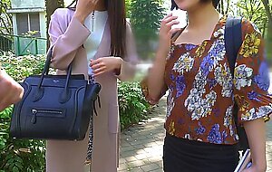 Emth-133 my mom friend is cumming! the feeling of being seen by a good friend of my mom gets a lot