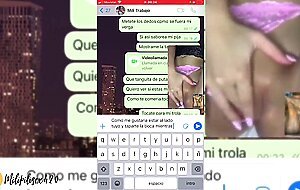 Milipilisex420, pendeja puta me hace acabar masturbandose con el cornudo del novio al lado