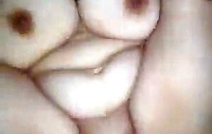 Sexo duro a hermosa milf latina de tetas enormes