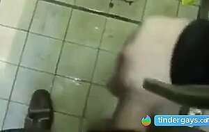 Bareback Twink Amateur Takes a Cum Handjob