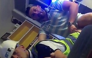 Bareback Amateur Fucks a Construction Worker