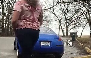 Outdoor Handjob by a Crossdressing Amateur