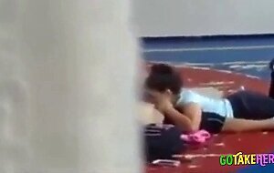 Deux Coquines: Surprise au Gymnase - French Amateur Video