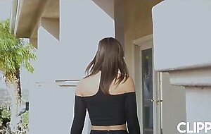 Whitney wright in unfaithful neighbour