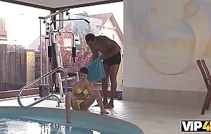 Vip4k. teen finds the opportunity to have sex even being under house arrest