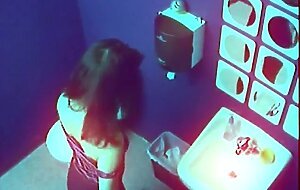 Exhibitionist chick masturbates solo