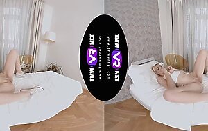 TmwVRnet - Rebecca Black - Make-up brush or a real dick?