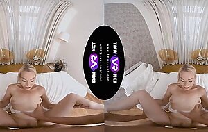 TmwVRnet - Rebecca Black - Make-up brush or a real dick?