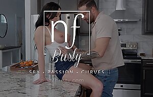 Busty Brunette Jennifer White Has Dripping Wet Pussy Ready for Hung Husband S21:E3