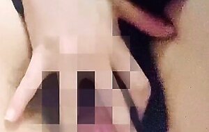 [Amateur video] Masturbation by inserting my hand through the gap in the pants hearts Even if I put