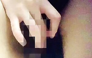[Amateur video] Masturbation by inserting my hand through the gap in the pants hearts Even if I put
