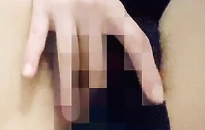 [Amateur video] Masturbation by inserting my hand through the gap in the pants hearts Even if I put