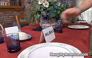 HOT MILF Lisa Ann Gets a Neck Full of Cum for Thanksgiving