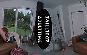 UP CLOSE VR - You Watch Your Old College Buddy Fuck Your Horny Wife Lauren Phillips - CUCKOLD POV