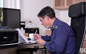 See Jaclyn Taylor's enormous Milf tits dance during Hardcore couch fucking