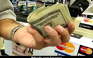 Amateur chick takes money for a fuck 30