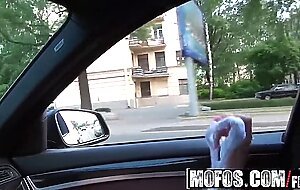 Mofos - Stranded Teen Foxy Di, Gets Roadside Anal