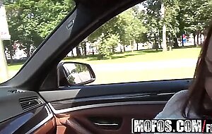 Mofos - Stranded Teen Foxy Di, Gets Roadside Anal