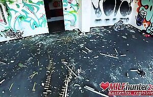 MILF Hunter lets skinny Vicky Hundt suck his dick before the fucking! milfhunter24