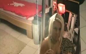 ** Teenymaulfotze crude Deepthroat abgefickt ** Part1