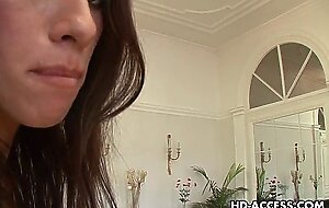 Amateur gives really hot blowjob here