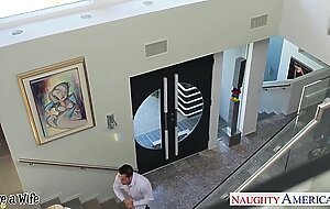 Chesty blonde wife Alura Jenson gives titjob