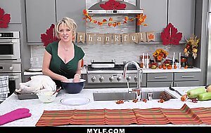 Dee William MYLF dot com Thanksgiving Porn