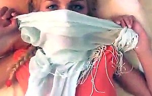 debutante blondinette hippie bien baisee