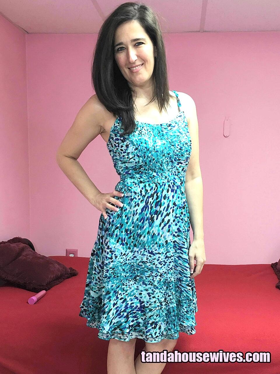 Brunette Housewife Deliah Dukes Passes The Time Of Day By Masturbating Big-Tits, Dildo, Masturbation, Milf, Pussy