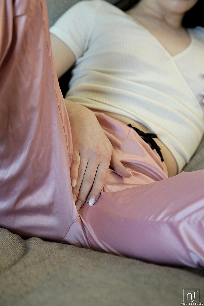 Alluring Teens Chloe Temple & Evelyn Claire Swap Cum In A Steamy Ffm 3some Brunette, Cute, Pale, Pretty