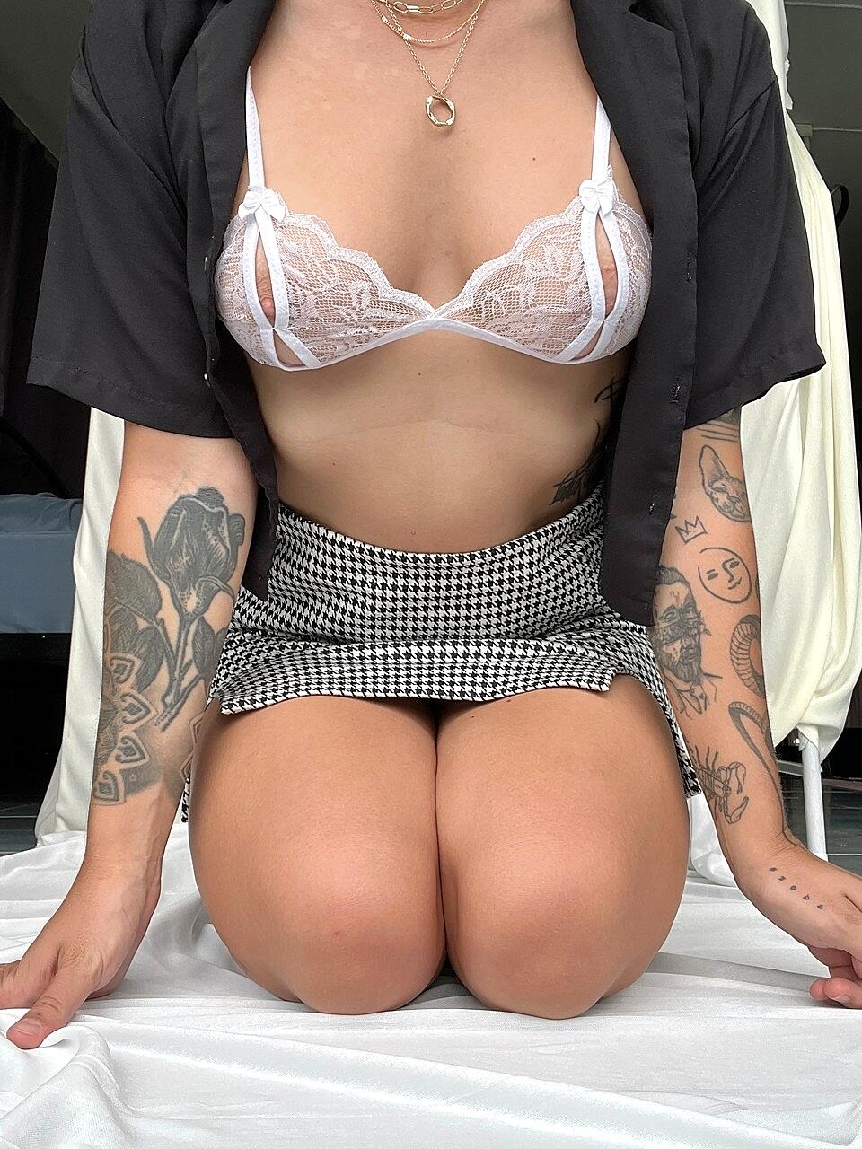 Babe Phoebe Miller Poses In Her Bikini And A Sexy Outfit In A Solo Amateur, Babe, Beautiful, Sexy, Solo