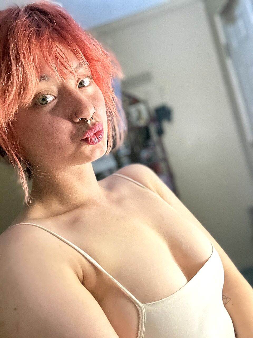 Babe Redhead Abby Posing In Her Sexy Outfit In The Mirror Amateur, Chubby, Curvy, Selfie, Thick