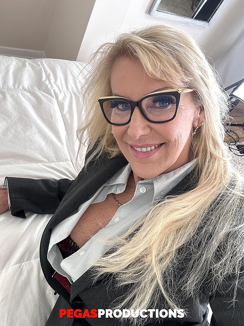 Curly Haired Victoria Brennan And Mature Mom Bianca Fitcougar Strip And Pose Cougar, Lesbian, Mom