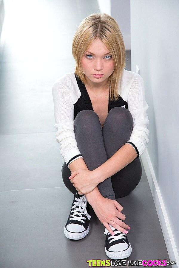 Frisky Teenie With Smoky Eyes Revealing Her Small Titties And Pussy, Dakota Skye Babe, Beautiful, Blonde, Solo