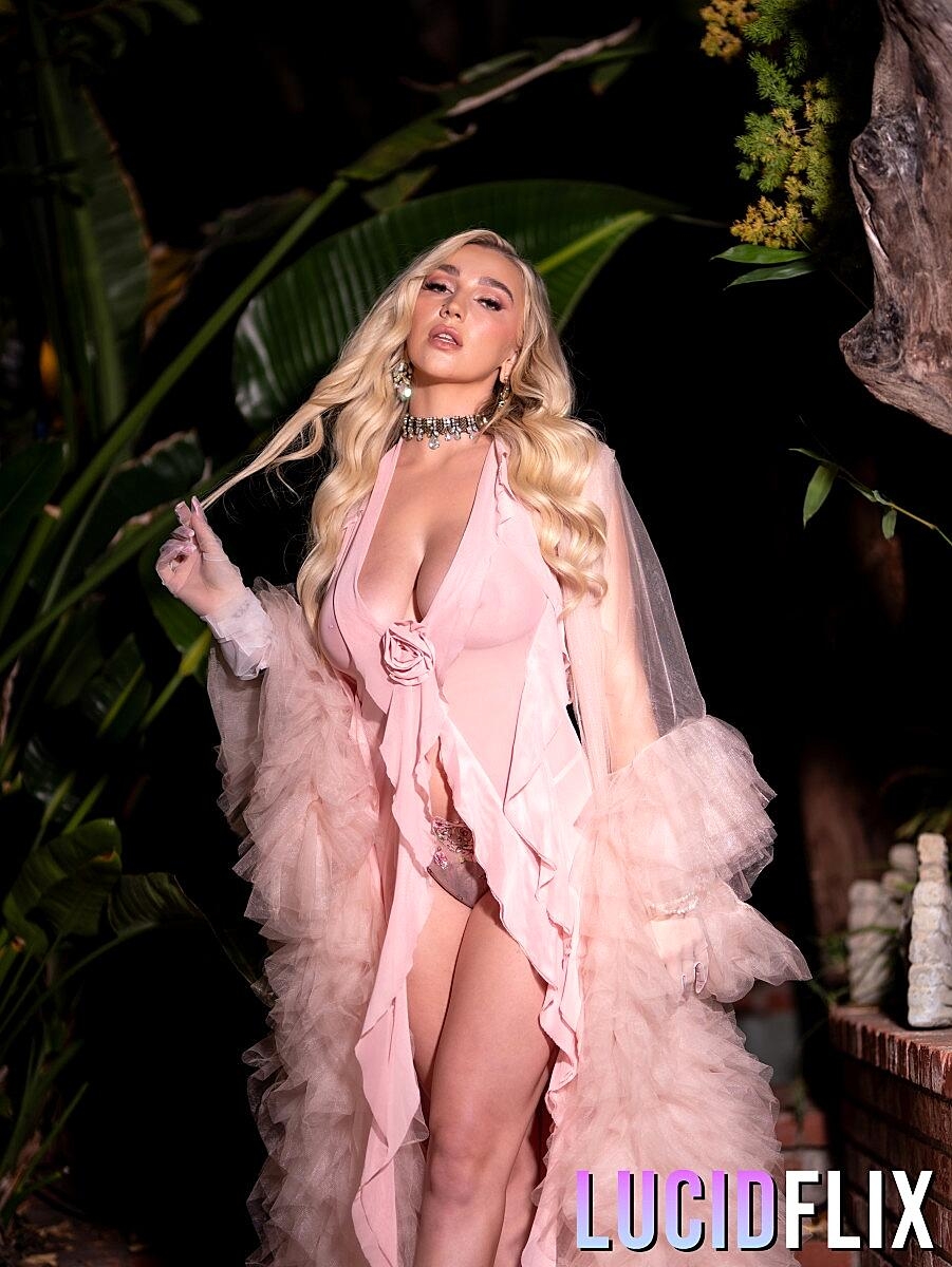 Lucid Flix Starring Kendra Sunderland, Seth Gamble Porn Photos Big-Cock, Big-Tits, Pussy, Reality, Teen