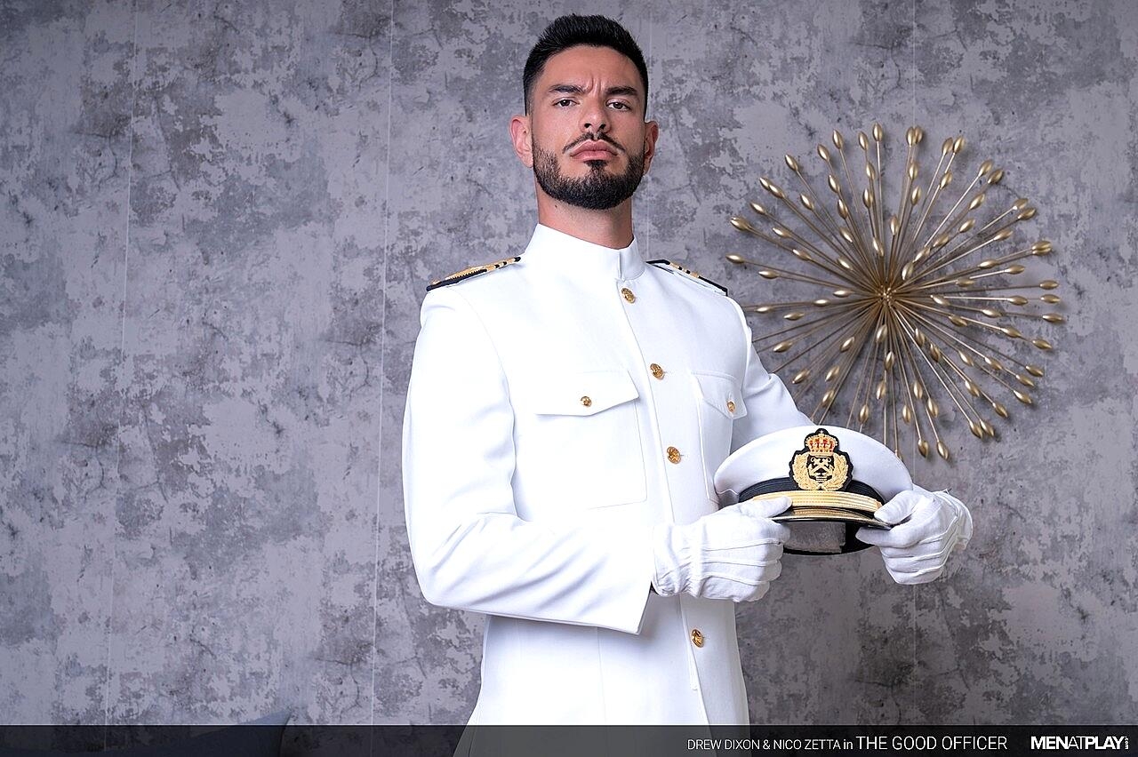 Gay naval officer Nico Zetta analizes a hot bottom after rimming him