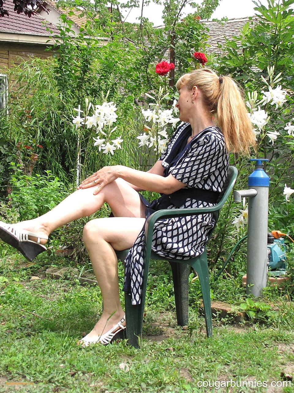 Sexy Mature Amateur Doris Dawn Unveils Her Cute Boobs And Poses Naked Outdoors Amateur, Blonde, Cougar, Mature, Mature-Amateur