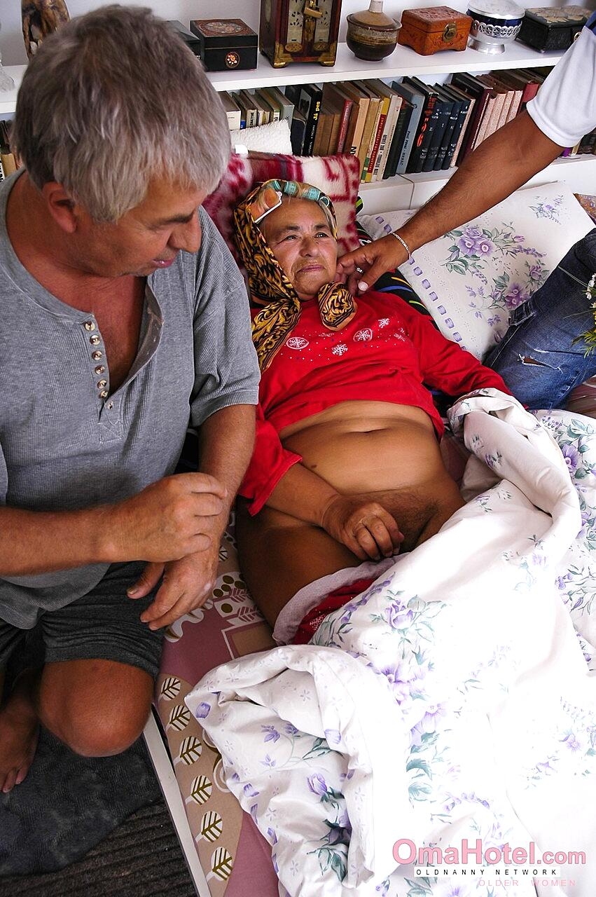 Old Granny Heidrun Masturbates With Toys Before Hard Threeway With Old Dudes Granny, Mature, Pussy, Saggy-Tits, Spreading